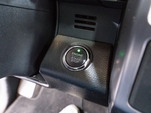 Used 2020 Ford Expedition Platinum image 32