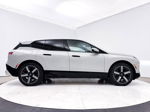 Used 2023 BMW iX xDrive50 w/ Sport Package image 38