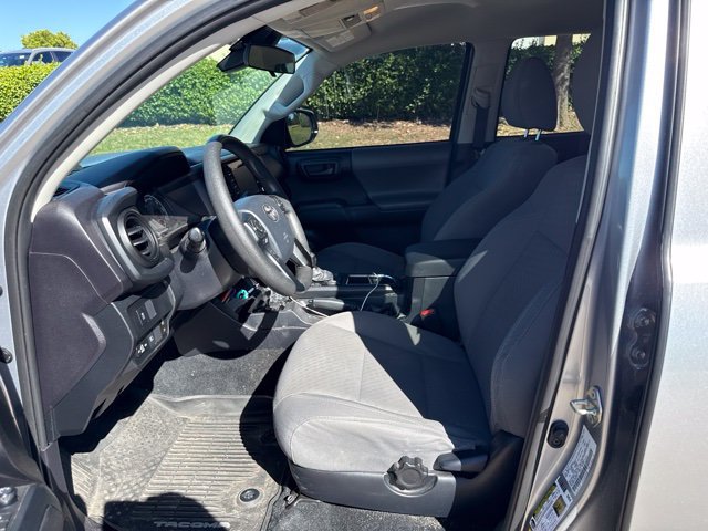Used 2020 Toyota Tacoma SR AWD/4WD image 10