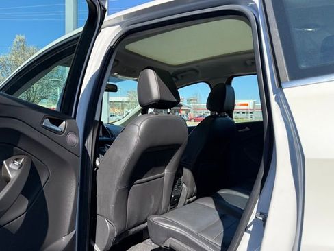 Used 2016 Ford C-MAX SEL w/ Equipment Group 302A image 17