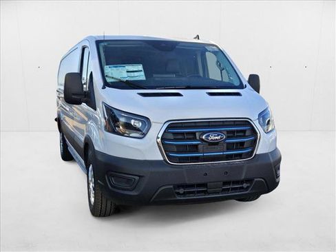 New 2024 Ford E-Transit Low Roof image 7