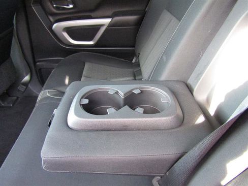 Used 2018 Nissan Titan SV image 26