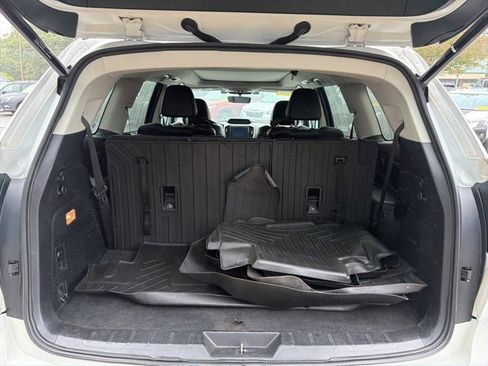 Used 2019 Subaru Ascent Limited image 33