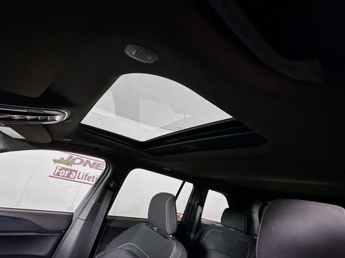 Used 2025 Jeep Grand Cherokee Laredo X AWD/4WD image 11