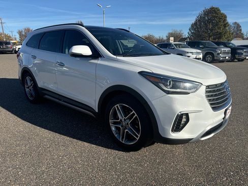 Used 2019 Hyundai Santa Fe XL image 4