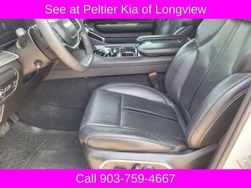 Used 2022 Jeep Wagoneer Series II RWD image 15