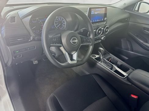 Used 2025 Nissan Sentra SV image 9