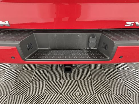 Used 2024 Nissan Titan SV image 7