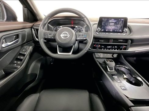 Used 2023 Nissan Rogue SV w/ SV Premium B Package image 7