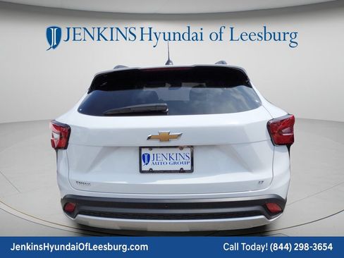 Used 2025 Chevrolet Trax LT w/ Driver Confidence Package FWD image 7