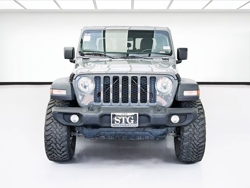 Used 2020 Jeep Gladiator Sport w/ Quick Order Package 24S AWD/4WD image 2
