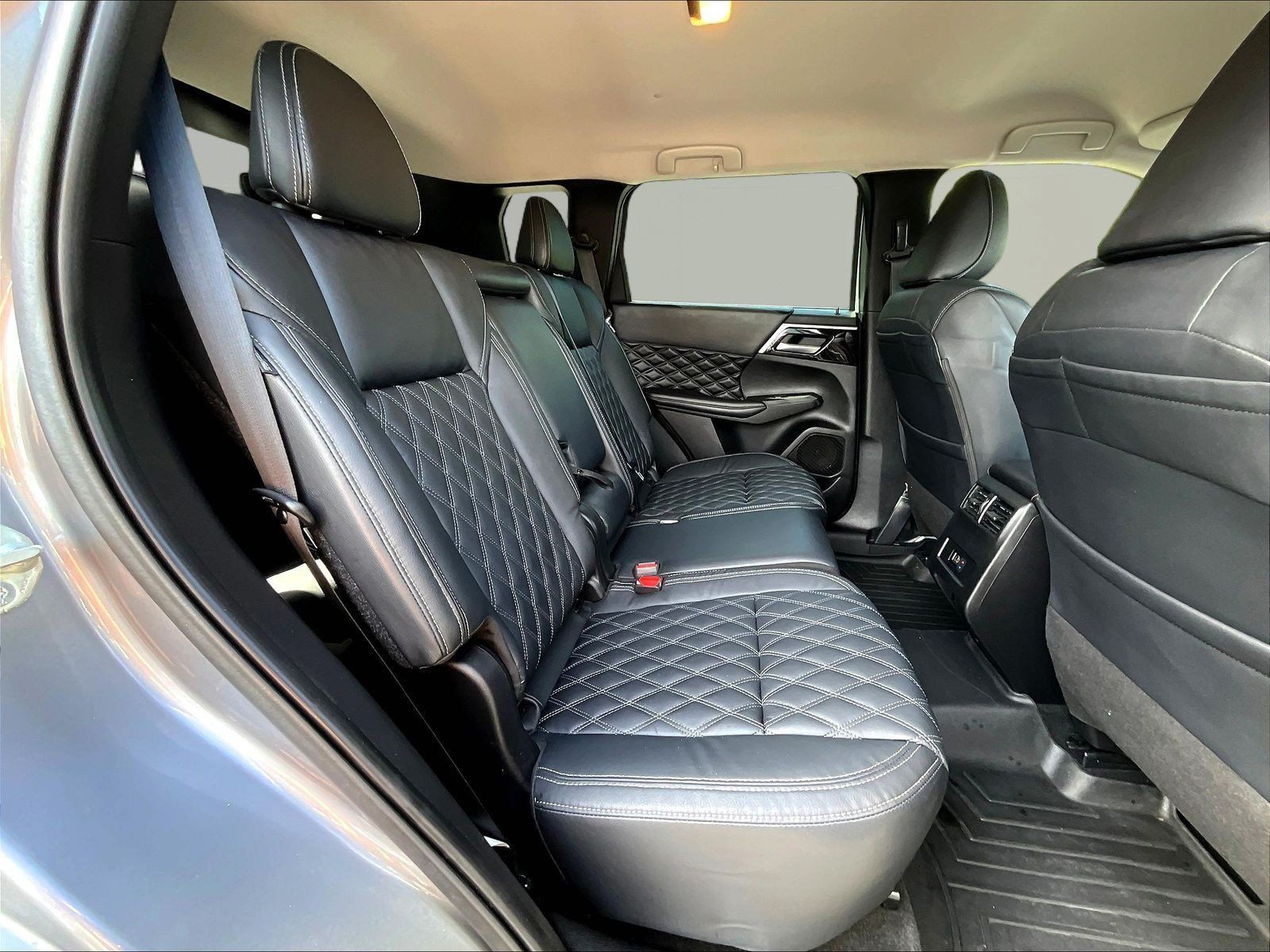 Used 2022 Mitsubishi Outlander SEL FWD image 25