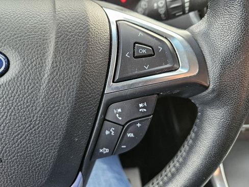 Used 2020 Ford Edge Titanium image 11