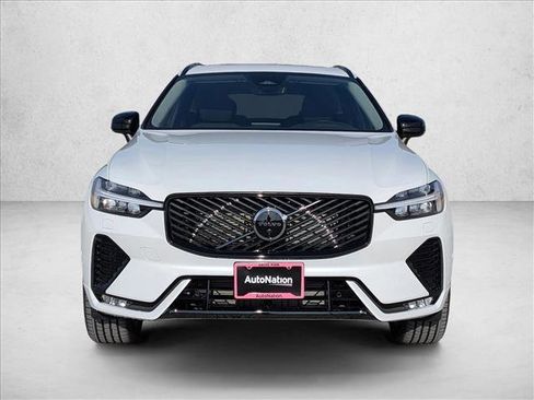 New 2026 Volvo XC60 B5 Plus w/ Climate Package PRO image 6