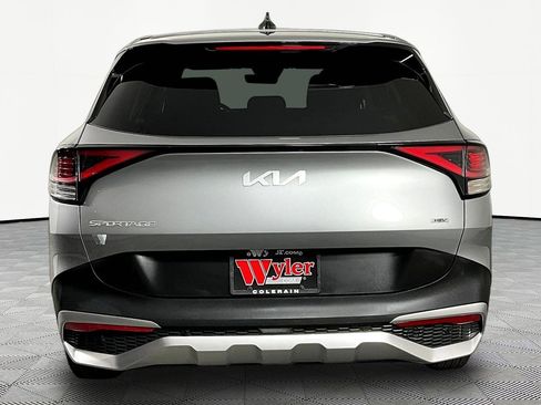 Used 2025 Kia Sportage LX image 5