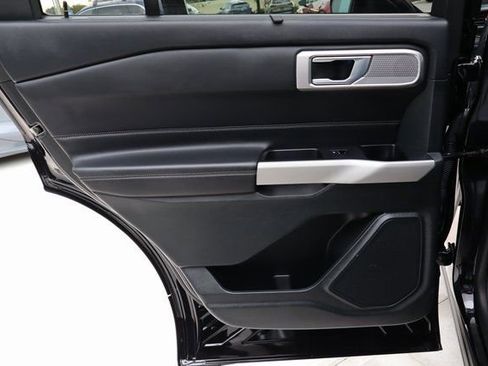 Used 2024 Ford Explorer Limited image 29