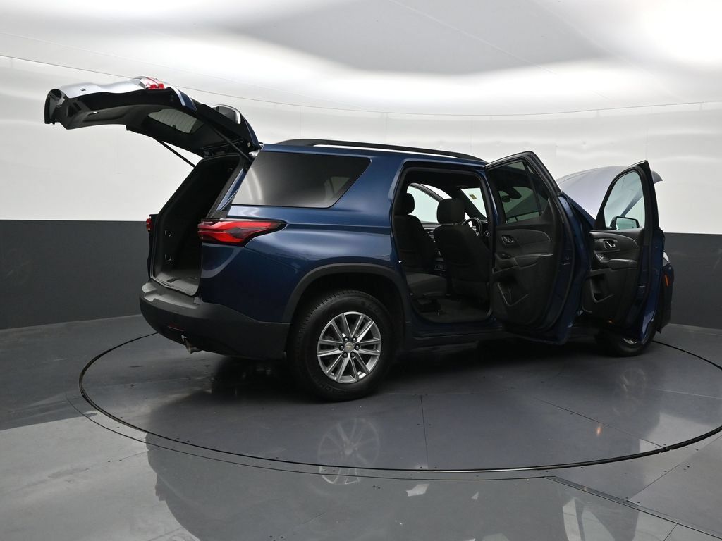 Used 2023 Chevrolet Traverse LT FWD image 32