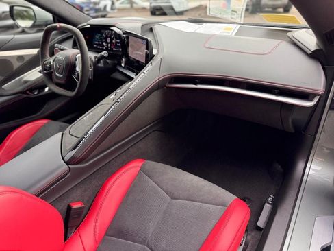 Used 2023 Chevrolet Corvette Stingray Premium Cpe w/ Z51 Performance Package RWD image 28
