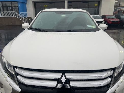 Used 2018 Mitsubishi Eclipse Cross SE image 2