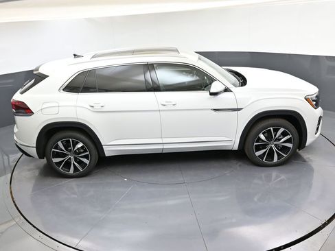 Used 2025 Volkswagen Atlas Cross Sport SEL Premium R-Line image 41