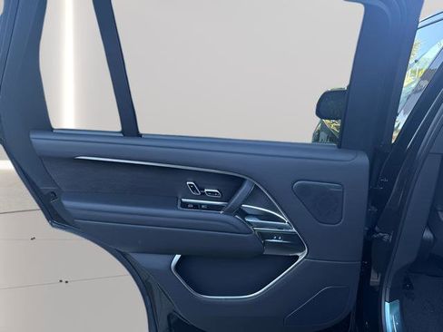 New 2025 Land Rover Range Rover Long Wheelbase SE image 24
