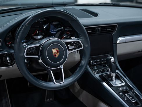 Used 2019 Porsche 911 Carrera RWD image 47
