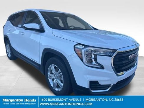 Used 2024 GMC Terrain SLE AWD/4WD image 1