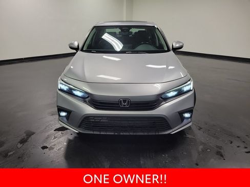 Used 2023 Honda Civic Touring image 3