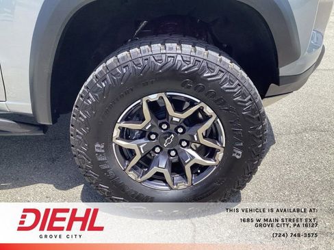 Used 2025 Chevrolet Colorado ZR2 AWD/4WD image 9