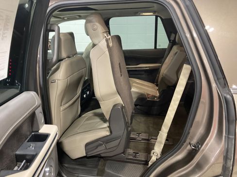 Used 2019 Ford Expedition Limited w/ Equipment Group 301A image 21