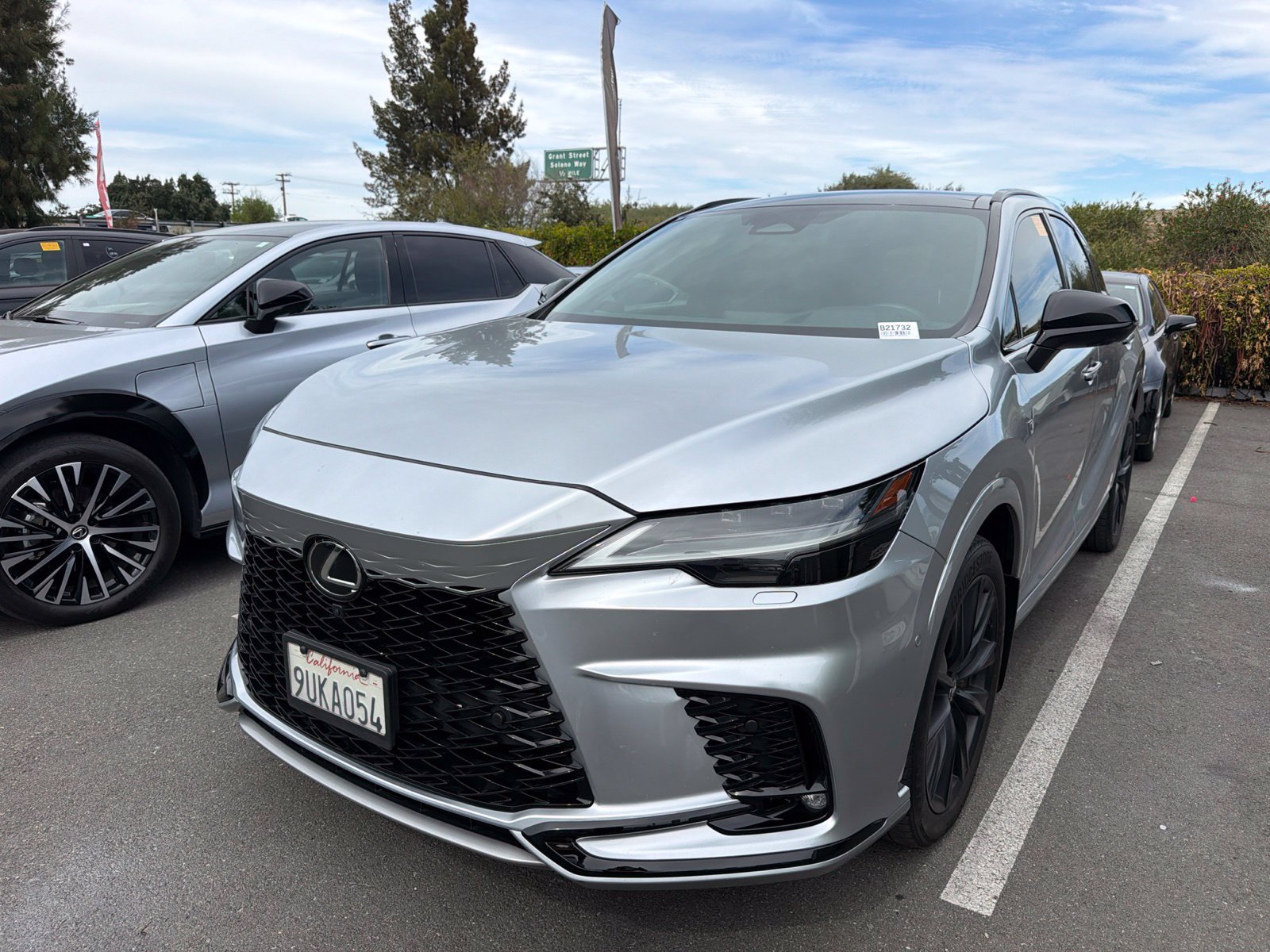 Used 2023 Lexus RX 500h F Sport AWD/4WD image 3