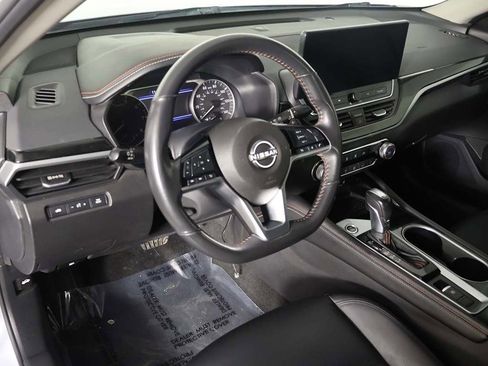Used 2024 Nissan Altima 2.5 SR w/ SR Premium Package image 27