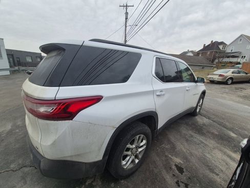 Used 2021 Chevrolet Traverse LT w/ LPO, Floor Liner Package image 8