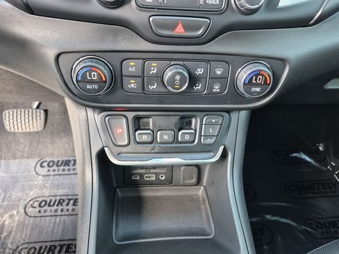 Used 2021 GMC Terrain SLT w/ Infotainment Package II FWD image 26