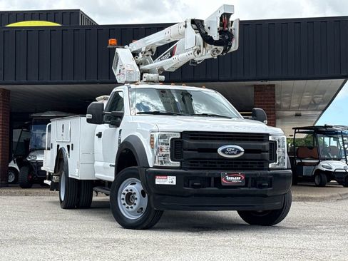 Used 2019 Ford F550 4x4 Regular Cab Super Duty image 1