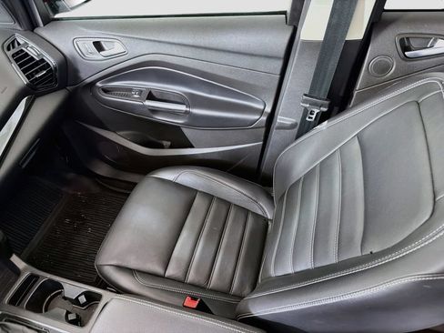 Used 2019 Ford Escape Titanium AWD/4WD image 27