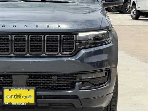 New 2025 Jeep Wagoneer L Series II AWD/4WD image 8