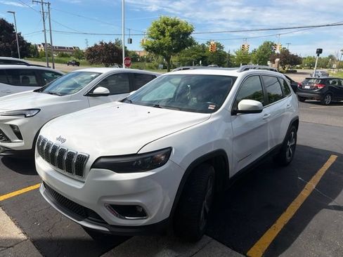 Used 2019 Jeep Cherokee Limited AWD/4WD image 2
