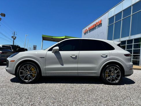 Used 2020 Porsche Cayenne Turbo S w/ Premium Package Plus AWD/4WD image 3