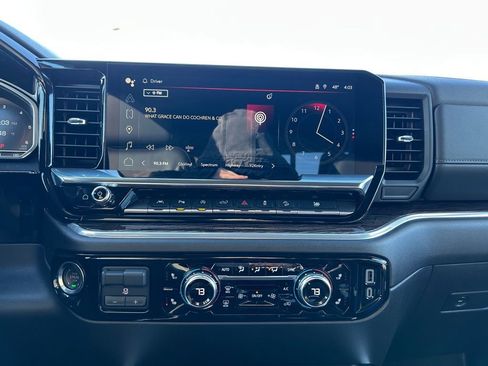 Used 2025 GMC Sierra 1500 Elevation w/ Elevation Premium Package image 5