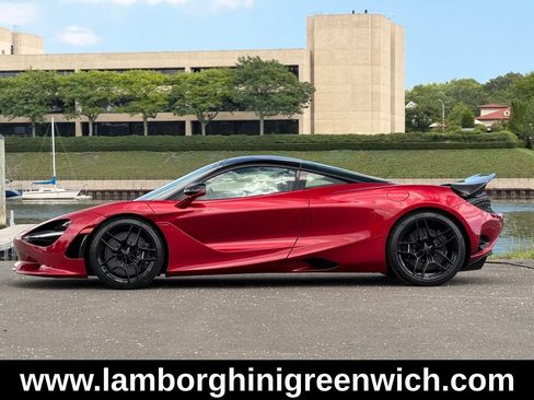 Used 2025 McLaren 750S RWD image 2
