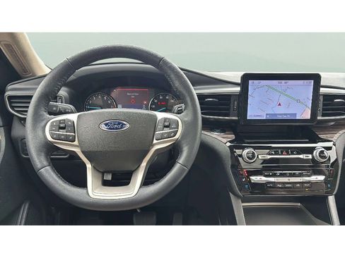Used 2022 Ford Explorer Limited image 15