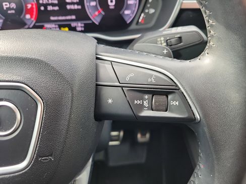 Used 2020 Audi Q3 2.0T Prestige w/ Prestige Package image 28