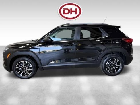 Used 2024 Chevrolet TrailBlazer LT w/ Convenience Package FWD image 8
