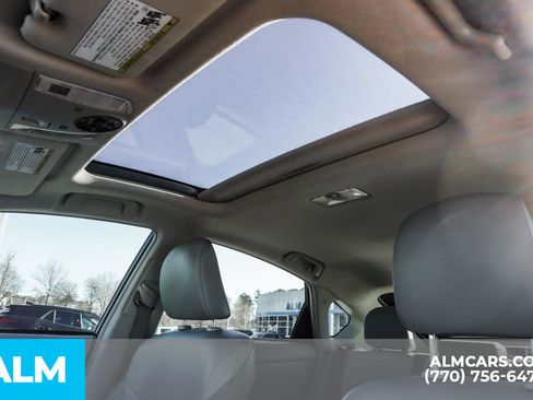 Used 2013 Toyota Prius One image 36