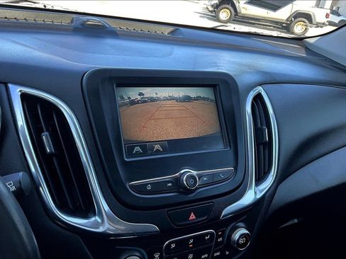 Used 2018 Chevrolet Equinox LT FWD image 15