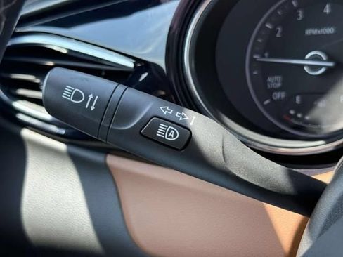 Used 2020 Buick Encore GX Essence FWD image 21