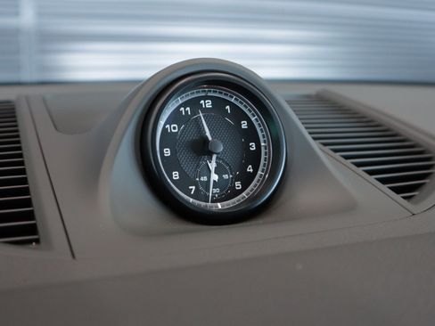 Used 2025 Porsche Macan image 23