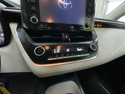 Used 2022 Toyota Corolla LE FWD image 16