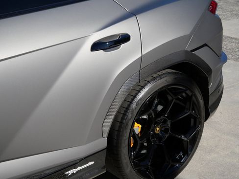 Used 2024 Lamborghini Urus Performante image 11